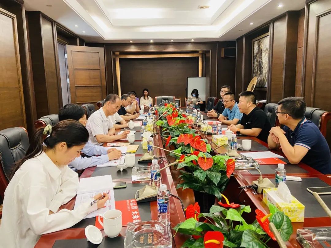 走進鷹牌|2022新銳榜評審團蒞臨鷹牌陶瓷總部展廳深入考察(圖11) 走進鷹牌|2022新銳榜評審團蒞臨鷹牌陶瓷總部展廳深入考察(圖11)