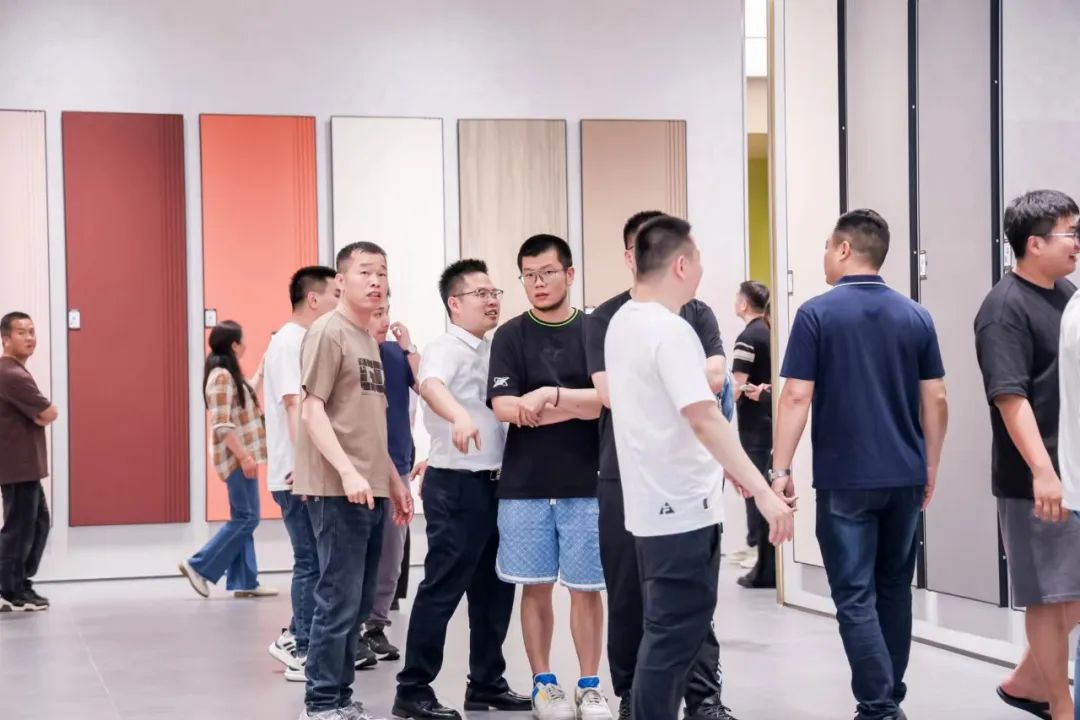 新鷹牌 創(chuàng)未來｜鷹牌新總部展廳盛大揭幕&中國瓷IP新品隆重上市！(圖11)