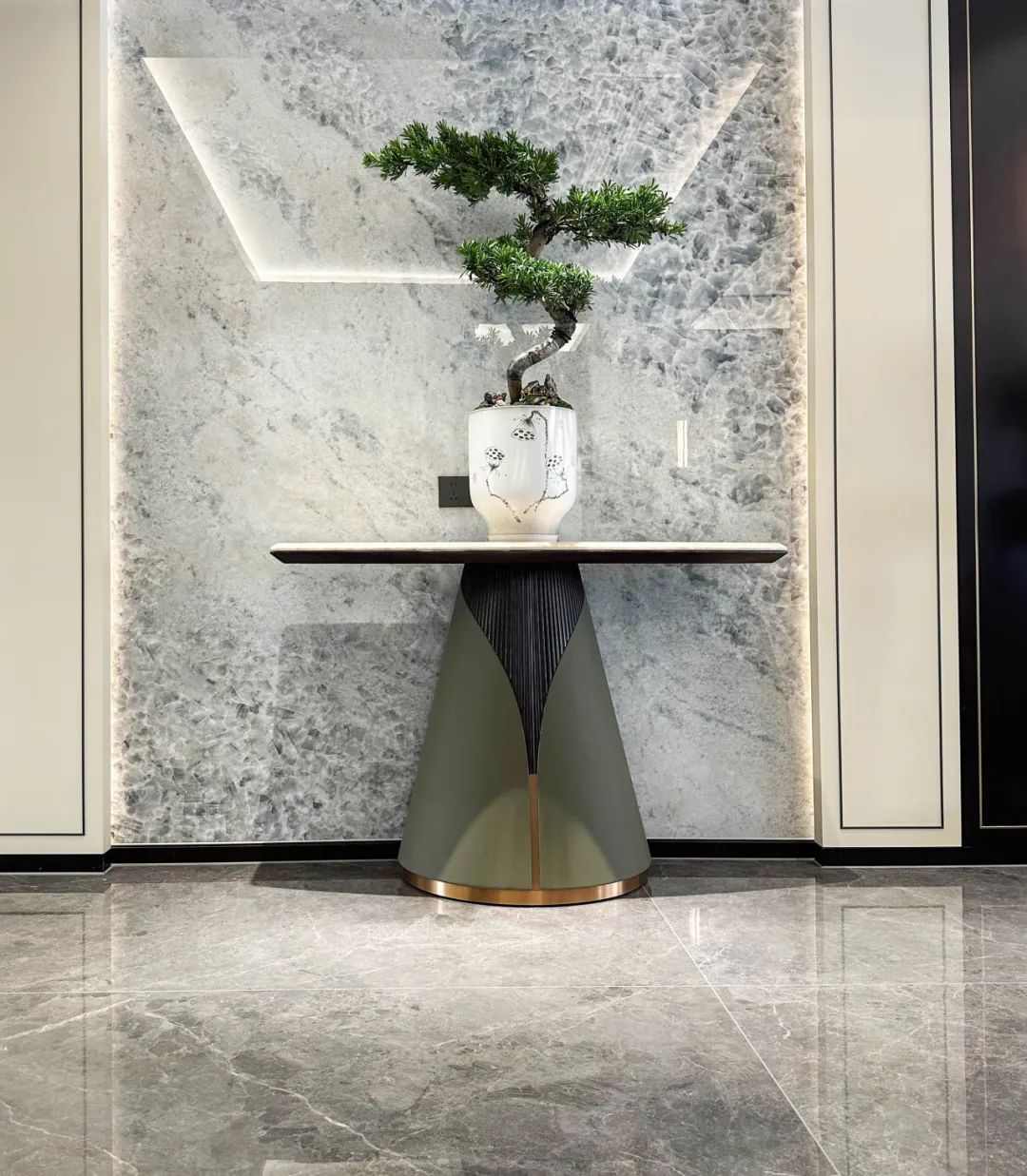 百萬(wàn)案例|273㎡新中式風(fēng)——不能錯(cuò)過(guò)的詩(shī)意棲居體驗(yàn)(圖3) 百萬(wàn)案例|273㎡新中式風(fēng)——不能錯(cuò)過(guò)的詩(shī)意棲居體驗(yàn)(圖3)