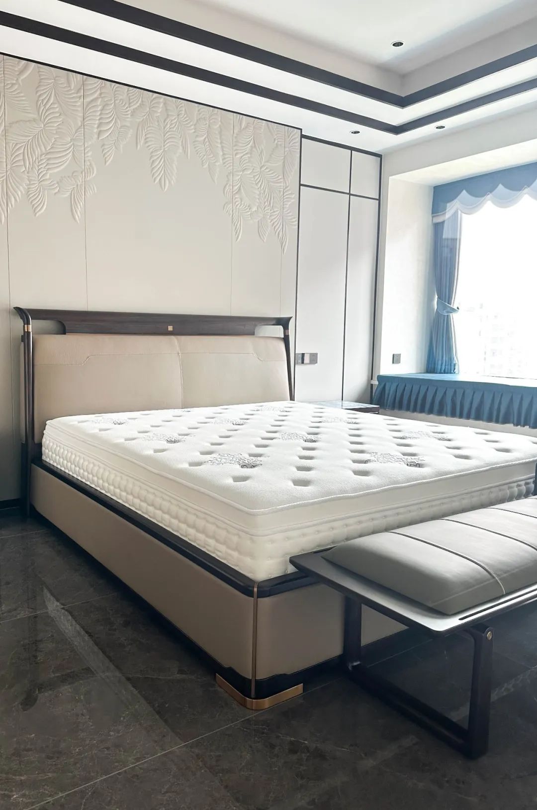 百萬(wàn)案例|273㎡新中式風(fēng)——不能錯(cuò)過(guò)的詩(shī)意棲居體驗(yàn)(圖8) 百萬(wàn)案例|273㎡新中式風(fēng)——不能錯(cuò)過(guò)的詩(shī)意棲居體驗(yàn)(圖8)