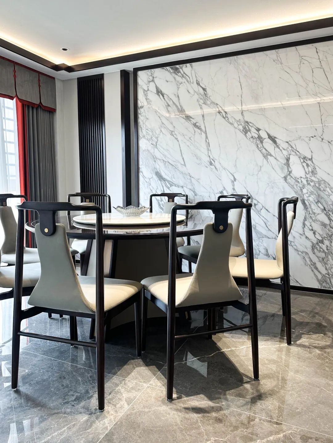 百萬(wàn)案例|273㎡新中式風(fēng)——不能錯(cuò)過(guò)的詩(shī)意棲居體驗(yàn)(圖7) 百萬(wàn)案例|273㎡新中式風(fēng)——不能錯(cuò)過(guò)的詩(shī)意棲居體驗(yàn)(圖7)