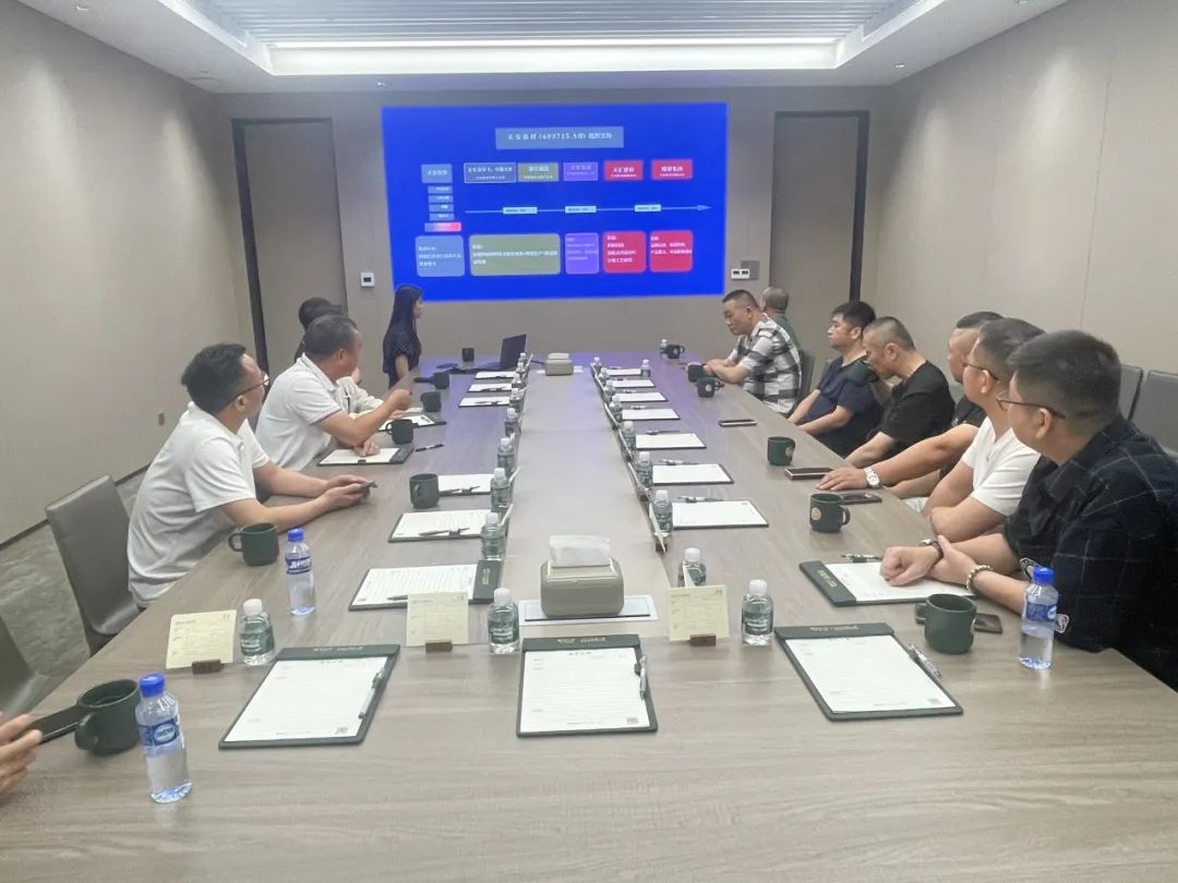 共話家居發(fā)展新趨勢|湖南千思裝飾集團張董一行蒞臨鷹牌總部參觀交流(圖6) 共話家居發(fā)展新趨勢|湖南千思裝飾集團張董一行蒞臨鷹牌總部參觀交流(圖6)