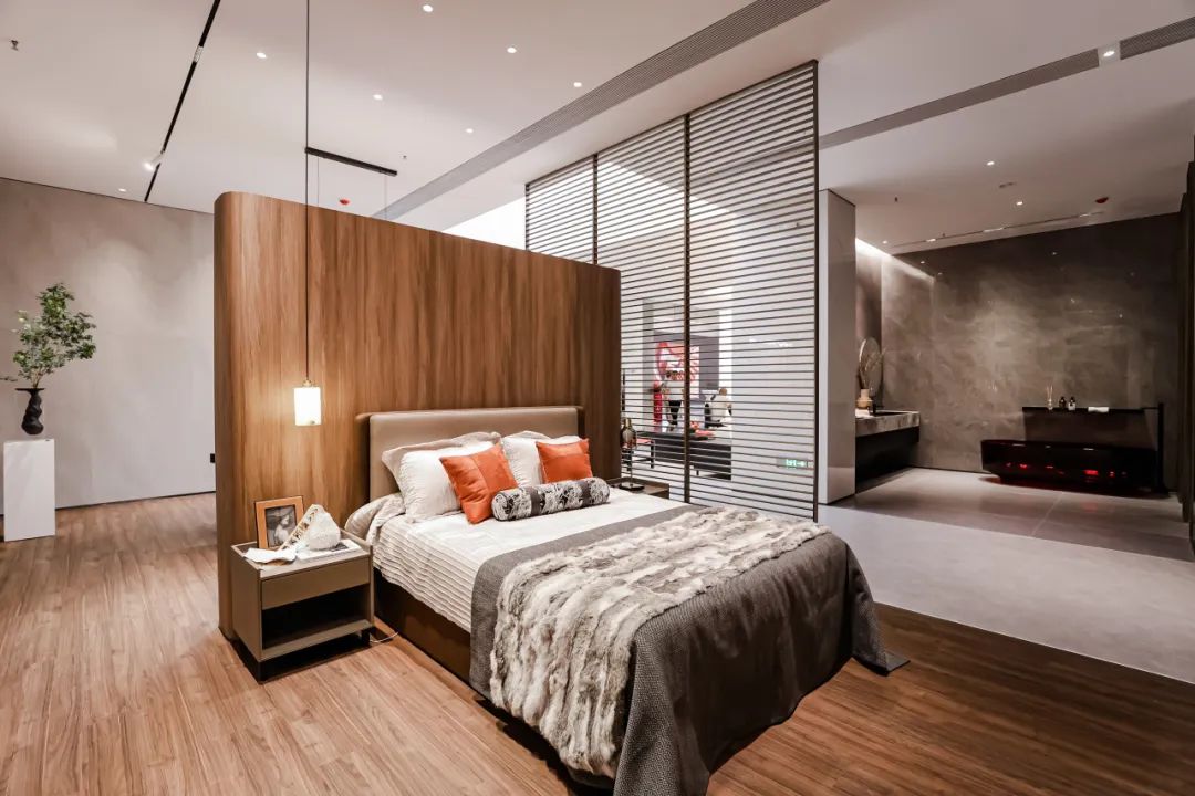 共話家居發(fā)展新趨勢|湖南千思裝飾集團張董一行蒞臨鷹牌總部參觀交流(圖10) 共話家居發(fā)展新趨勢|湖南千思裝飾集團張董一行蒞臨鷹牌總部參觀交流(圖10)