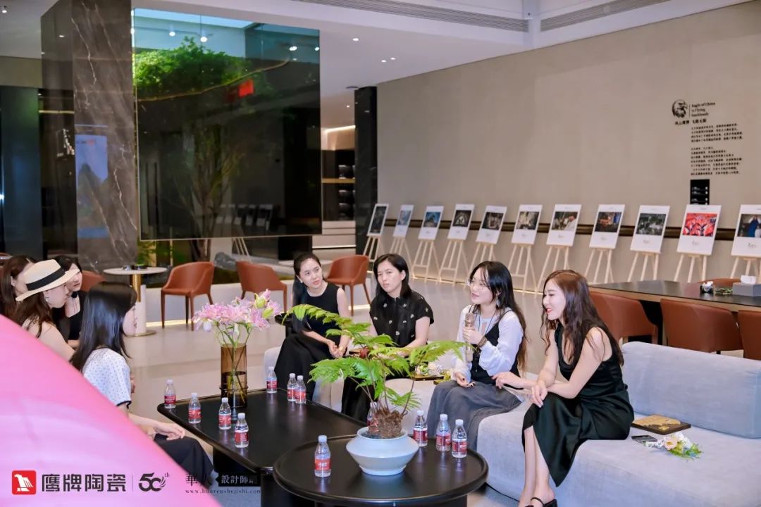 詩(shī)意風(fēng)雅“中國(guó)瓷·宋系列”鷹牌陶瓷是懂中國(guó)風(fēng)的一一設(shè)計(jì)師“國(guó)風(fēng)瓷磚產(chǎn)品”研發(fā)交流會(huì)圓滿收官(圖13) 詩(shī)意風(fēng)雅“中國(guó)瓷·宋系列”鷹牌陶瓷是懂中國(guó)風(fēng)的一一設(shè)計(jì)師“國(guó)風(fēng)瓷磚產(chǎn)品”研發(fā)交流會(huì)圓滿收官(圖13)