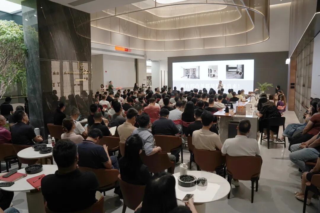 鷹牌新材 · 舊改專家 | 鷹牌新材全新戰(zhàn)略正式啟動(圖2) 鷹牌新材 · 舊改專家 | 鷹牌新材全新戰(zhàn)略正式啟動(圖2)